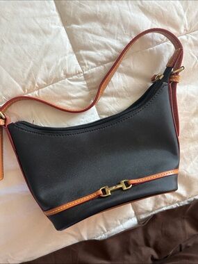 Tommy Hilfiger Old Money Quiet Luxury Black Mini Shoulder Bag